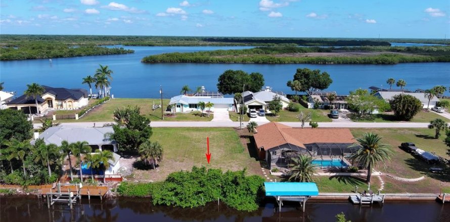 Land in Punta Gorda, Florida № 2165947