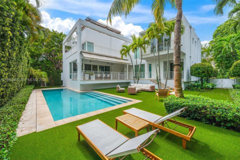 Villa ou maison à Key Biscayne, Floride 5 chambres, 478.63 m2 № 2002112