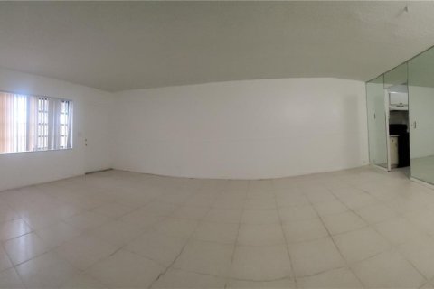 Condominio en alquiler en Coral Springs, Florida, 2 dormitorios, 71.35 m2 № 1922669 - foto 2
