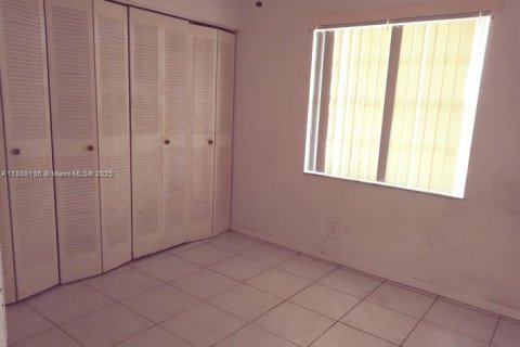 Condominio en alquiler en Coral Springs, Florida, 2 dormitorios, 71.35 m2 № 1922669 - foto 7