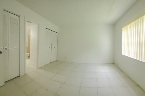 Condominio en alquiler en Coral Springs, Florida, 2 dormitorios, 71.35 m2 № 1922669 - foto 12