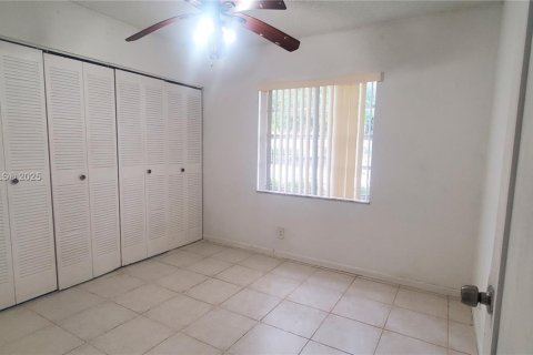 Condominio en alquiler en Coral Springs, Florida, 2 dormitorios, 71.35 m2 № 1922669 - foto 11