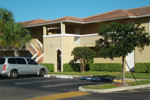 Condominio en alquiler en Coral Springs, Florida, 2 dormitorios, 71.35 m2 № 1922669 - foto 15