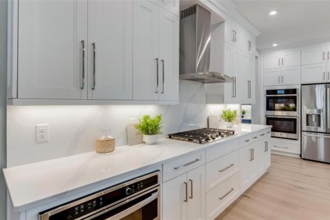 Купить виллу или дом в Деланд, Флорида 7 комнат, 257.9м2, № 2308518 - фото 4