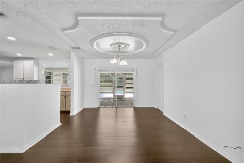 Villa ou maison à vendre à Port St. Lucie, Floride: 3 chambres, 160.72 m2 № 1925294 - photo 5