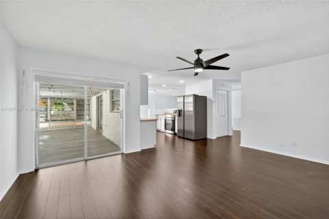 Villa ou maison à vendre à Port St. Lucie, Floride: 3 chambres, 160.72 m2 № 1925294 - photo 9