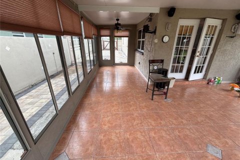 House in Saint Petersburg, Florida 3 bedrooms, 164.25 sq.m. № 1856539 - photo 14