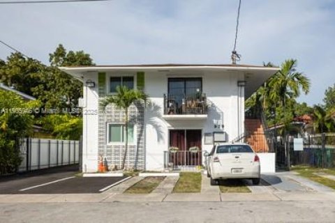 House in Miami, Florida 1 bedroom, 50.72 sq.m. № 1956837 - photo 20