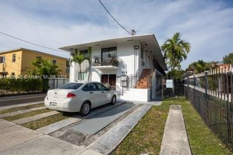 House in Miami, Florida 1 bedroom, 50.72 sq.m. № 1956837 - photo 19