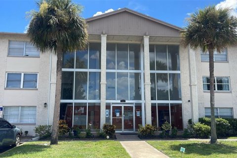 Condo in Orlando, Florida, 1 bedroom  № 1894334 - photo 1