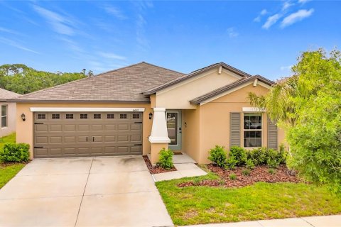House in Sun City Center, Florida 3 bedrooms, 144.46 sq.m. № 2230213