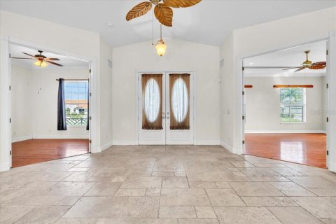 Villa ou maison à vendre à Punta Gorda, Floride: 3 chambres, 216.74 m2 № 2361534 - photo 3