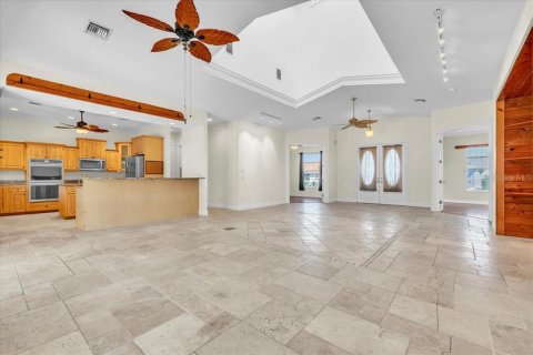 Villa ou maison à vendre à Punta Gorda, Floride: 3 chambres, 216.74 m2 № 2361534 - photo 7