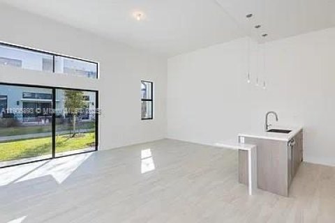 Touwnhouse à vendre à Plantation, Floride: 2 chambres, 141.21 m2 № 1963307 - photo 1