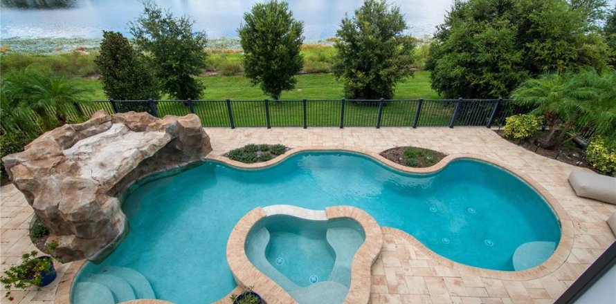 House in LAKESHORE in Winter Garden, Florida 5 bedrooms, 561.69 sq.m. № 1898498