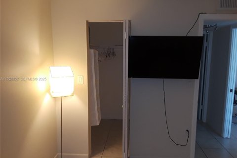 Купить кондоминиум в Санни-Айлс-Бич, Флорида 2 спальни, 87.05м2, № 1987106 - фото 15