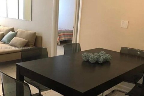 Купить кондоминиум в Санни-Айлс-Бич, Флорида 2 спальни, 87.05м2, № 1987106 - фото 7