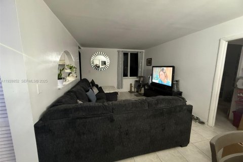 Купить кондоминиум в Санни-Айлс-Бич, Флорида 2 спальни, 87.05м2, № 1987106 - фото 5