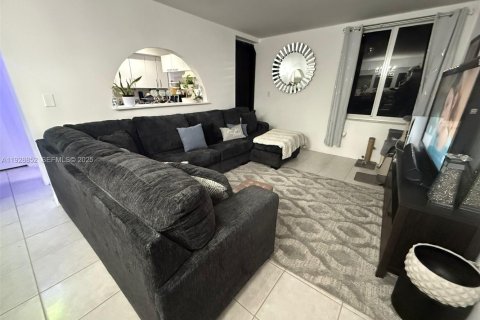 Купить кондоминиум в Санни-Айлс-Бич, Флорида 2 спальни, 87.05м2, № 1987106 - фото 4