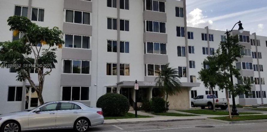 Кондоминиум с 2 спальнями в Санни-Айлс-Бич, Флорида № 1987106