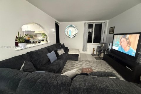 Купить кондоминиум в Санни-Айлс-Бич, Флорида 2 спальни, 87.05м2, № 1987106 - фото 3