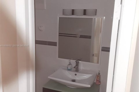 Купить кондоминиум в Санни-Айлс-Бич, Флорида 2 спальни, 87.05м2, № 1987106 - фото 16