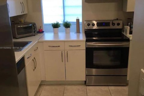 Купить кондоминиум в Санни-Айлс-Бич, Флорида 2 спальни, 87.05м2, № 1987106 - фото 8