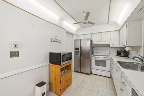 Купить виллу или дом в Тамарак, Флорида 3 комнаты, 126.9м2, № 2085140 - фото 7