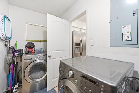Купить виллу или дом в Тамарак, Флорида 3 комнаты, 126.9м2, № 2085140 - фото 5