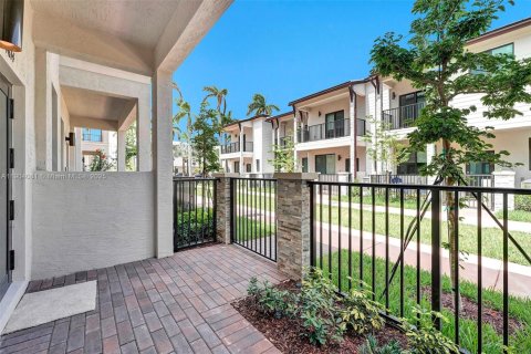 Touwnhouse à vendre à Doral, Floride: 3 chambres № 1955418 - photo 10