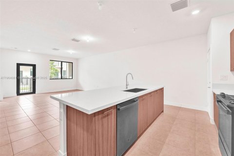 Touwnhouse à vendre à Doral, Floride: 3 chambres № 1955418 - photo 24