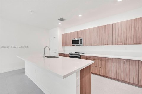 Touwnhouse à vendre à Doral, Floride: 3 chambres № 1955418 - photo 22