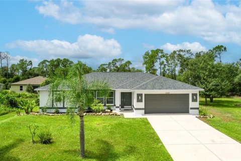 House in North Port, Florida 3 bedrooms, 160.54 sq.m. № 1901916 - photo 1