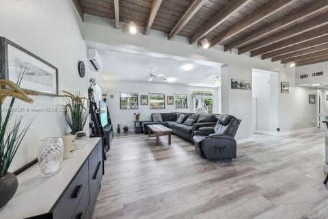 Casa en alquiler en Fort Lauderdale, Florida, 3 dormitorios, 135.27 m2 № 1952340 - foto 9