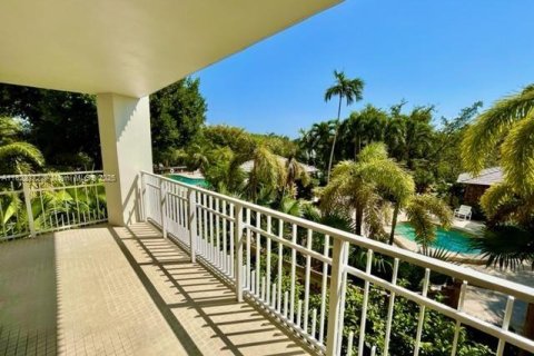Copropriété à louer à Miami, Floride: 2 chambres, 121.89 m2 № 1797477 - photo 4