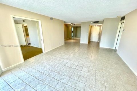 Copropriété à louer à Miami, Floride: 2 chambres, 121.89 m2 № 1797477 - photo 15