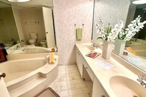 Copropriété à louer à Miami, Floride: 2 chambres, 121.89 m2 № 1797477 - photo 13