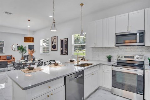 Casa en alquiler en Ocoee, Florida, 3 dormitorios, 242.29 m2 № 1908168 - foto 13