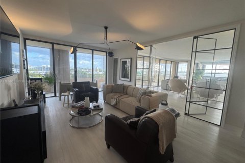 Copropriété à louer à Miami, Floride: 3 chambres, 255.39 m2 № 2052875 - photo 2