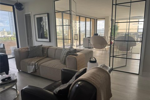 Copropriété à louer à Miami, Floride: 3 chambres, 255.39 m2 № 2052875 - photo 6
