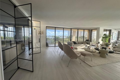 Condominio en Miami, Florida, 3 dormitorios  № 2052875