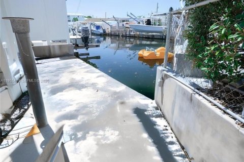 Снять в аренду квартиру в Ки-Ларго, Флорида 3 спальни, 163.32м2, № 2153405 - фото 25