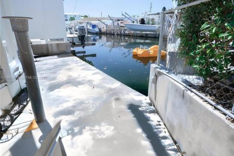Снять в аренду квартиру в Ки-Ларго, Флорида 3 спальни, 163.32м2, № 2153405 - фото 28