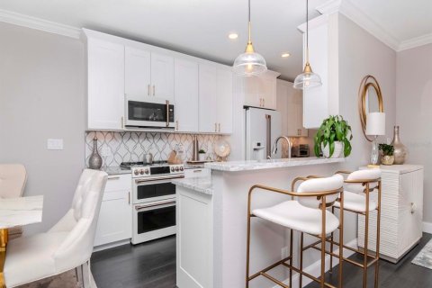 Condo in Tampa, Florida, 2 bedrooms  № 1679623 - photo 6
