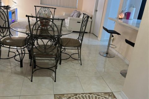 Studio in the Condo in Pembroke Pines, Florida  № 1860458 - photo 5