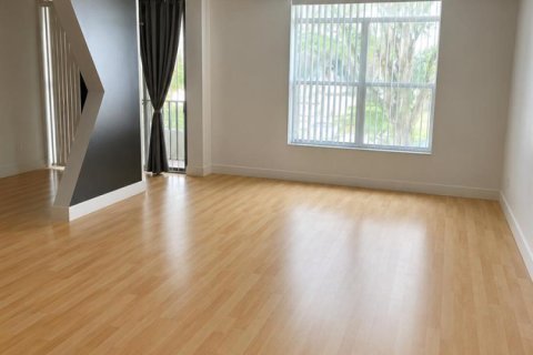 Copropriété à louer à Lauderhill, Floride: 2 chambres, 117.06 m2 № 2261672 - photo 4