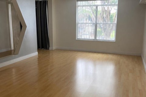 Copropriété à louer à Lauderhill, Floride: 2 chambres, 117.06 m2 № 2261672 - photo 5