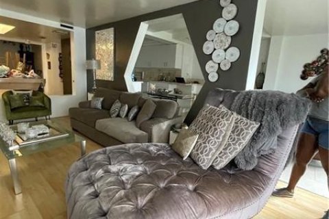 Copropriété à louer à Lauderhill, Floride: 2 chambres, 117.06 m2 № 2261672 - photo 18