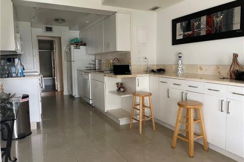 Copropriété à louer à Lauderhill, Floride: 2 chambres, 117.06 m2 № 2261672 - photo 12