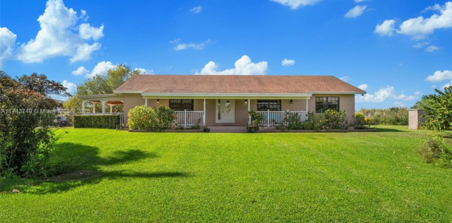 Villa ou maison à Miami, Floride 4 chambres, 421.22 m2 № 1706857